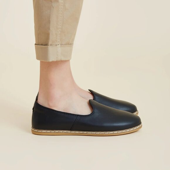 Charix Shoes - Artisanal, Hand Made, Comfiest Shoes Ever! Charix Black Slip On Shows (size 7)